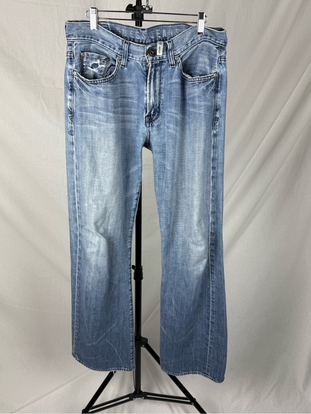 GUESS Jeans – Boot Cut Distressed Light Wash Denim Jeans, Mens 32x33